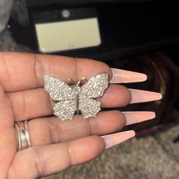 🦋Butterfly Brooch Dazzling & Versatile Accessory for Women,Perfect for a Scarf - Picture 5 of 9